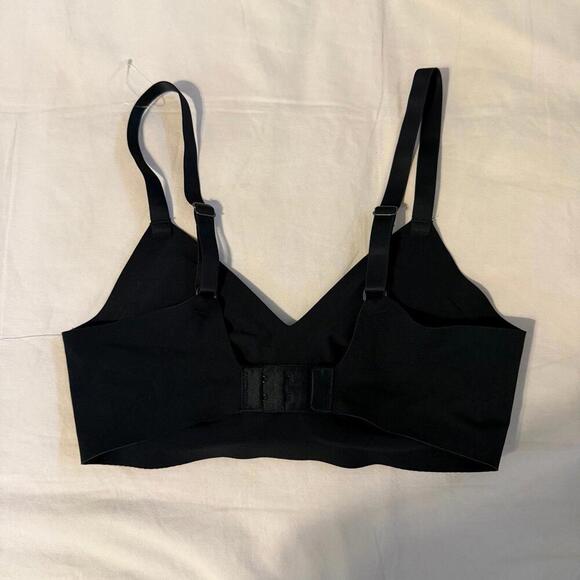 Offline by Aerie  athletic ribbed biker shorts and Sports bra - Picture 8 of 9